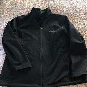 Columbia Women’s 2x soft shell jacket